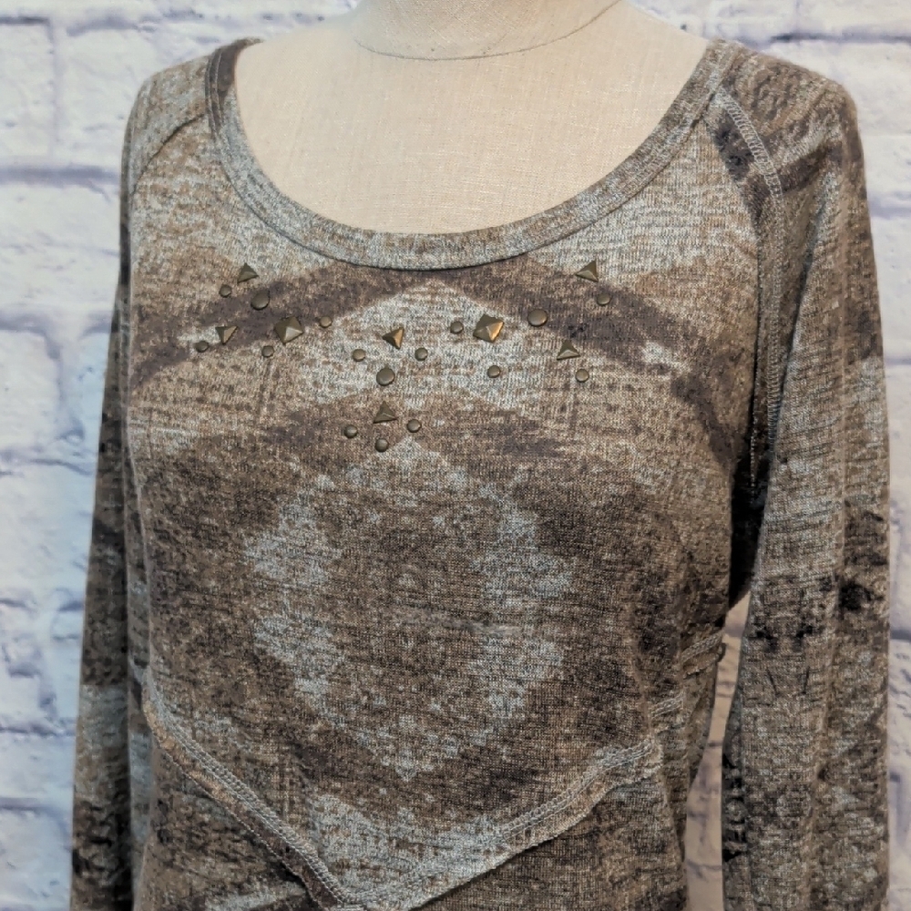Madison & Berkeley 3/4 Sleeve Wide Collar Sweater w/ Stud Accents Size Large
